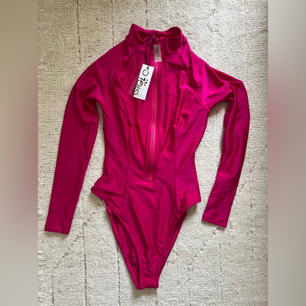 Gigi C surf suit NWT size S